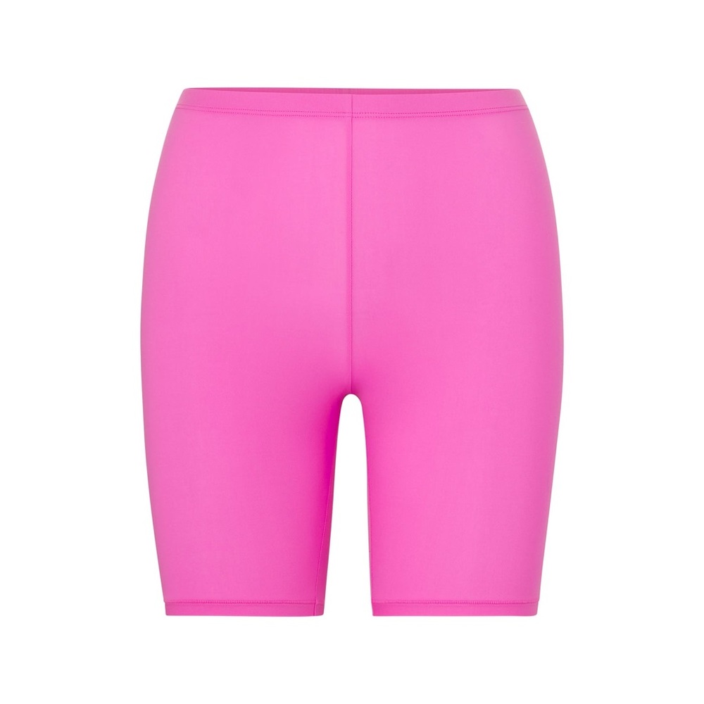 SKIMS “fits everybody” bike short